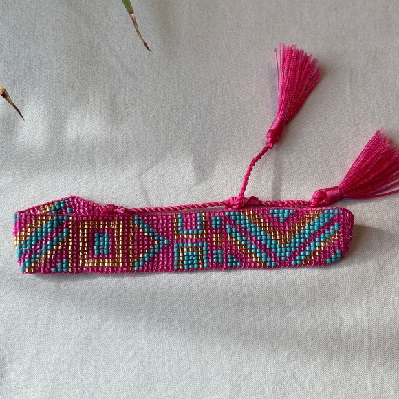 Fun beaded bracelet from costa rica! - Picture 2 of 3